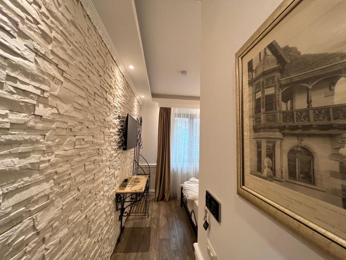 Hotel Boutique Cathedral Plaza Residences Room For Rent Downtown Bukares Bagian luar foto