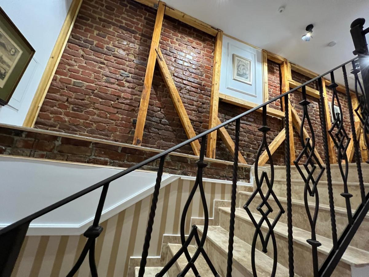Hotel Boutique Cathedral Plaza Residences Room For Rent Downtown Bukares Bagian luar foto