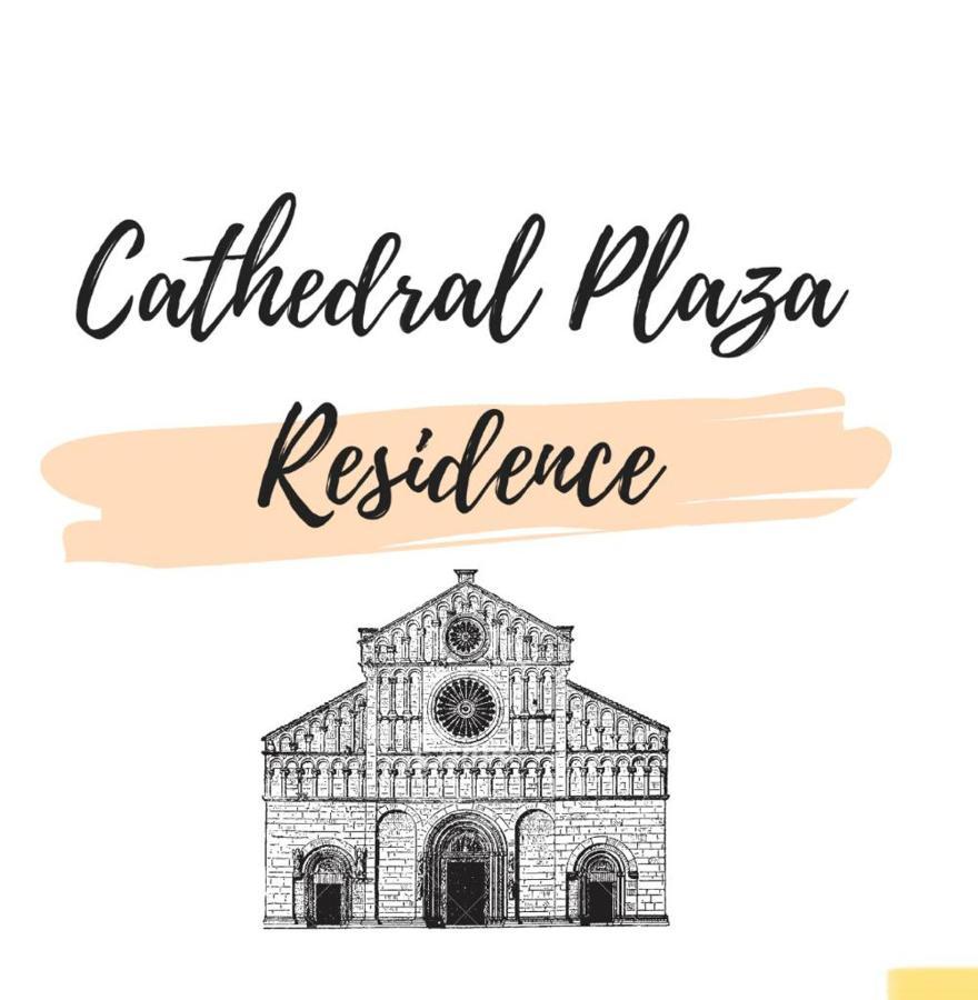 Hotel Boutique Cathedral Plaza Residences Room For Rent Downtown Bukares Bagian luar foto